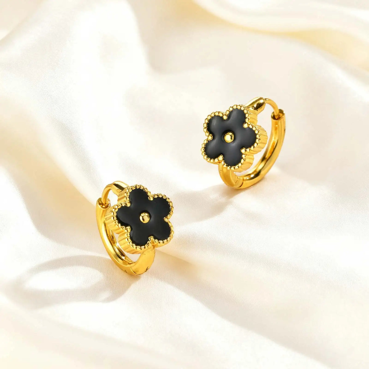 Fashion Flower Hoop Earrings for Women Stainless Steel Black Flower Earrings Gold Plated Huggie Jewelry Gift