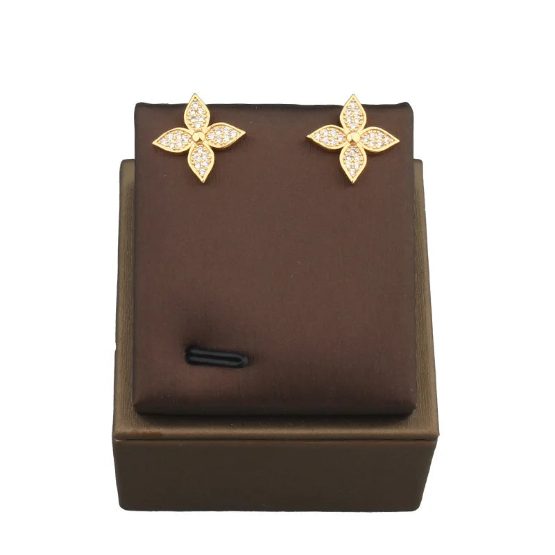 Classic Copper Luxurious Cubic Ziron Women Pendant Choker Necklace Statement Necklace Lady Fashion Earring Lady Ring Gift
