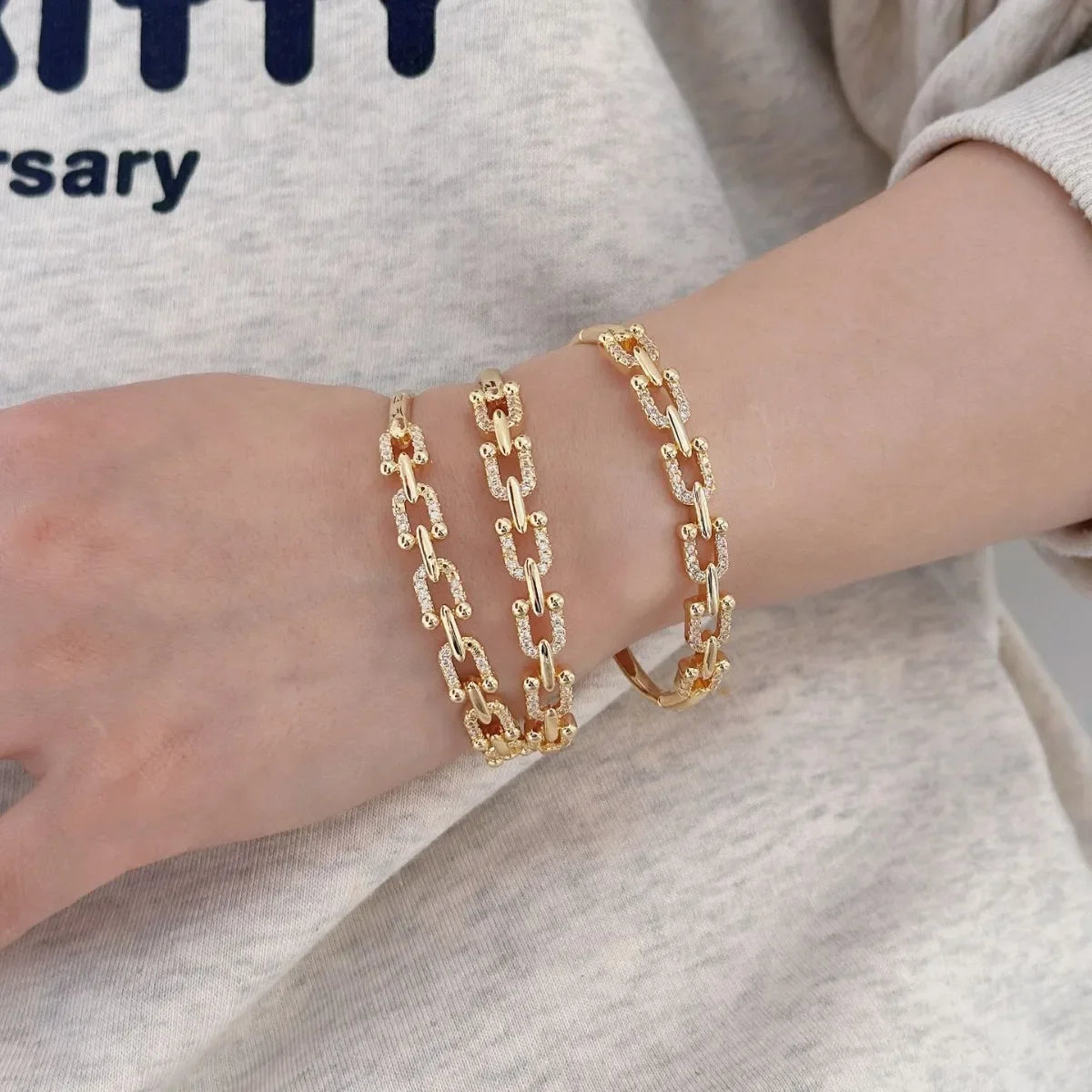 Fashionable Golden Thin Hoof Bracelet Elite Cuban Jewelry Zirconia Inlay Handmade Wristwear Elegant And Stylish Accessory