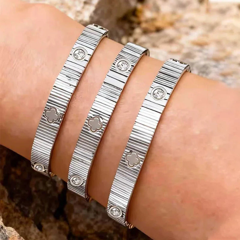 Waterproof Titanium Steel Diamond-Embedded Four-Leaf Clover Bangle