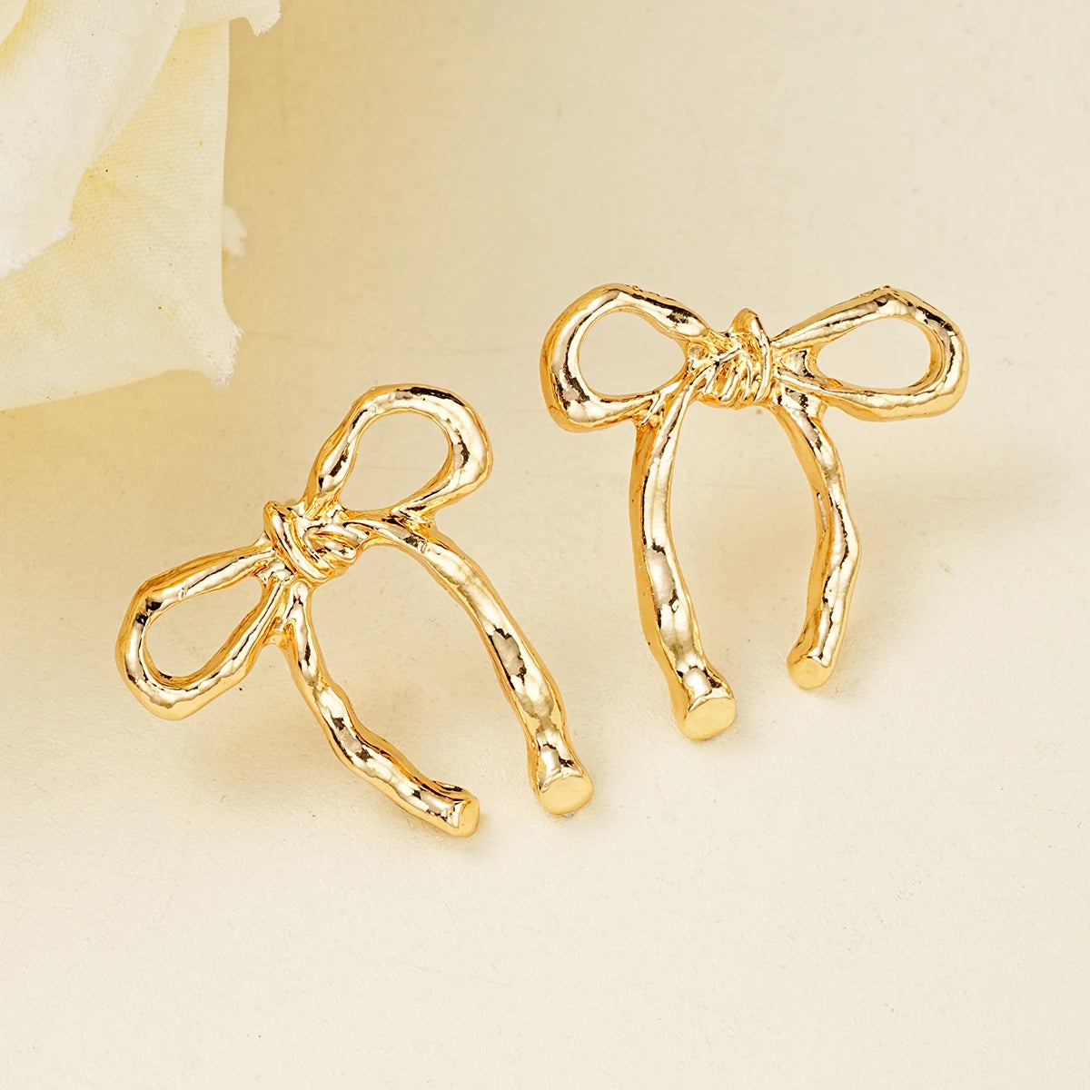Vintage Gold Sweet Bow Knot Piercing Earrings