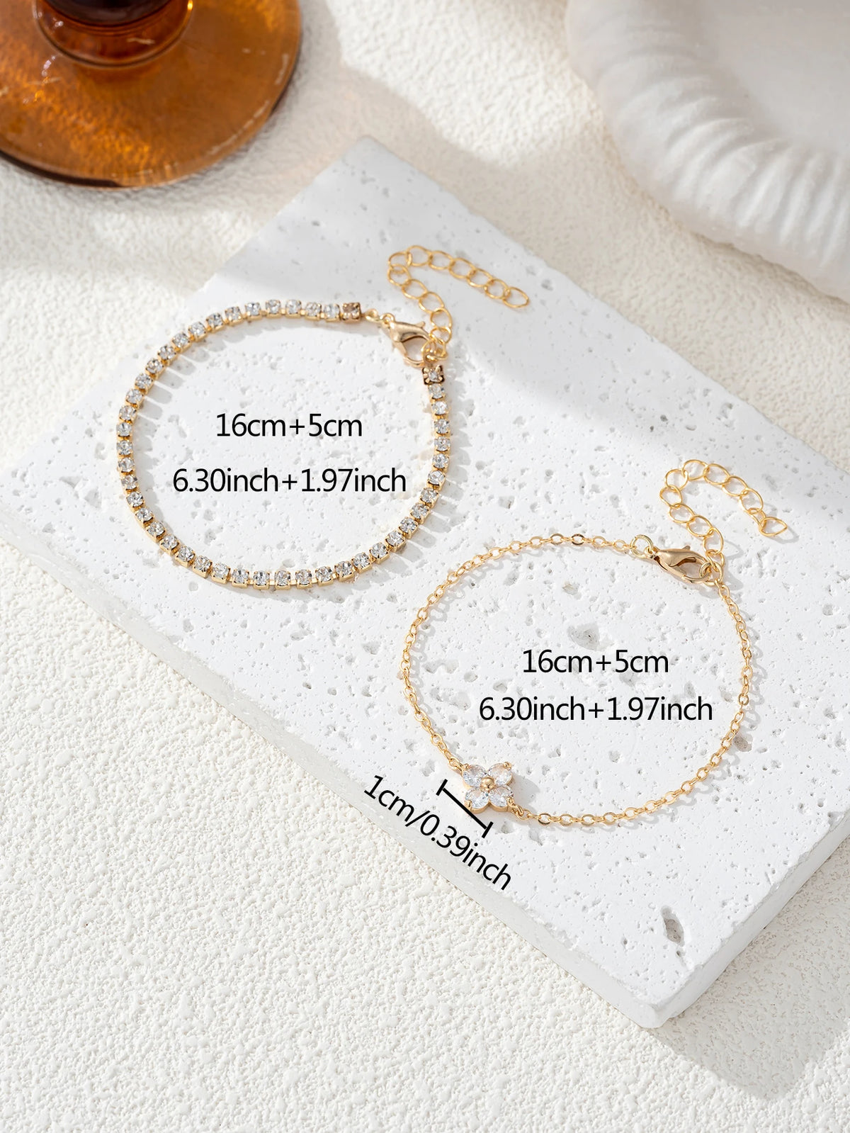Ensemble de bracelets simple avec fleur en oxyde de zirconium et chaîne-goutte