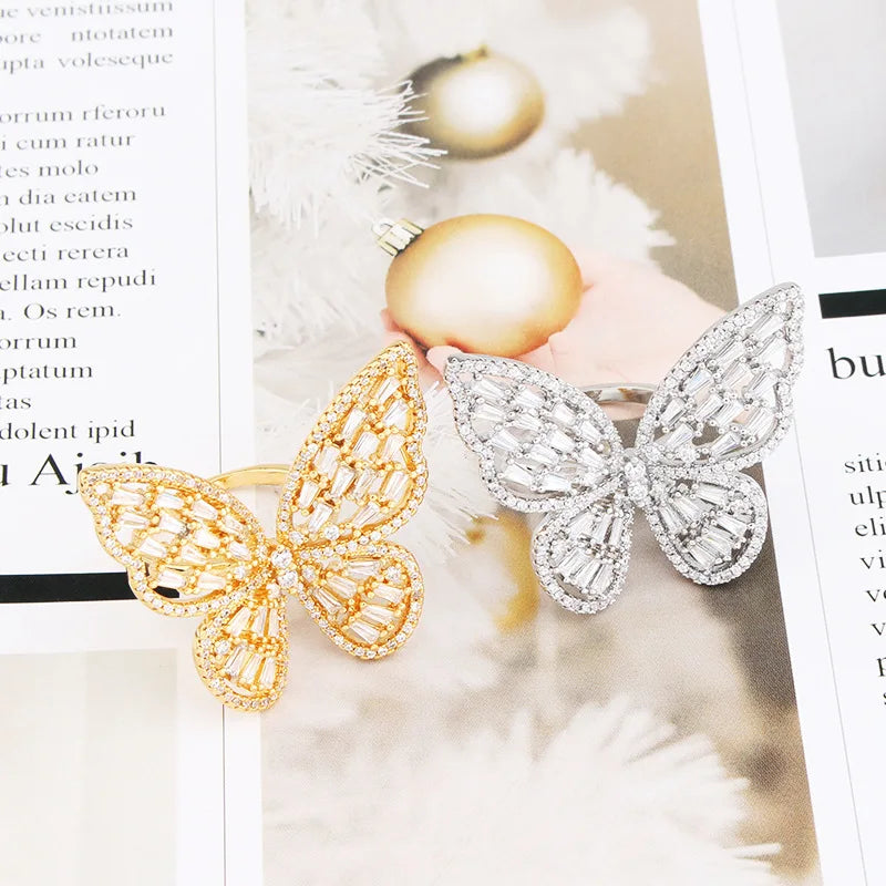 Retro Enamel Hollow Butterfly Copper Luxurious Women Crystal Zircon Choker Statement Ring Lady Fashion Jewelry Lady Gift