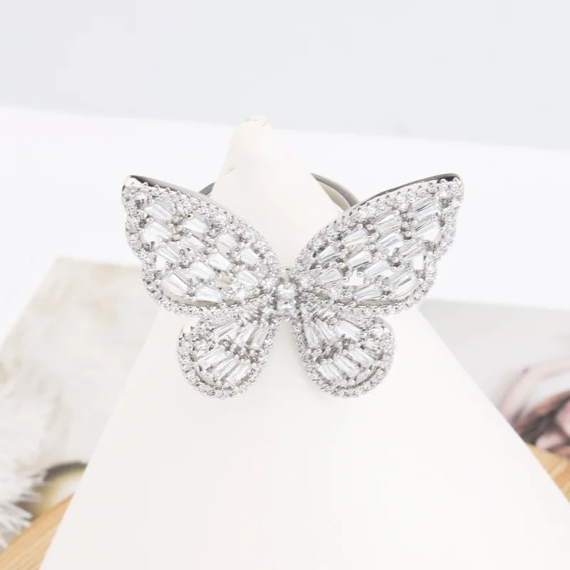 Retro Enamel Hollow Butterfly Copper Luxurious Women Crystal Zircon Choker Statement Ring Lady Fashion Jewelry Lady Gift