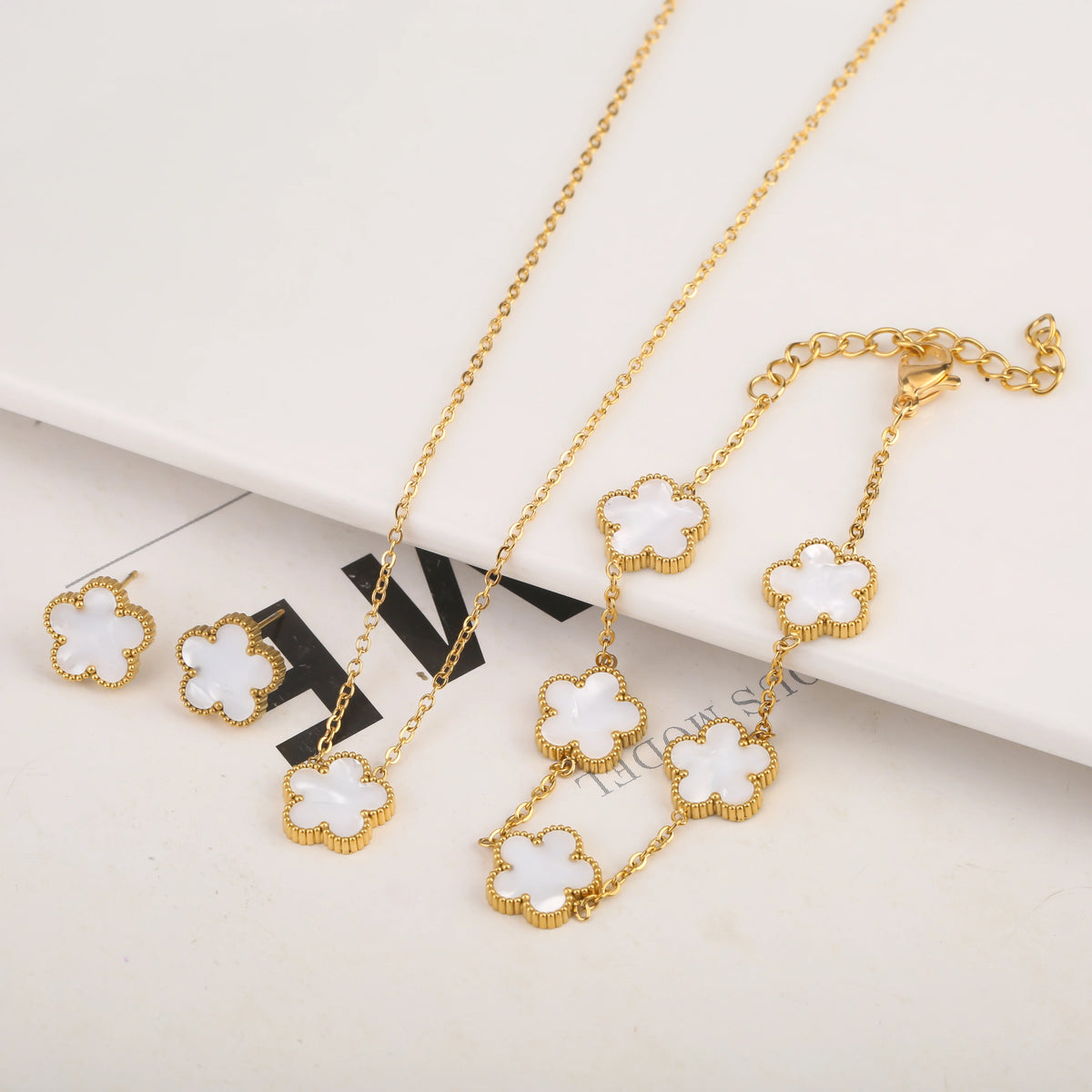 New Creative 4Pcs Stainless Steel Five Leaf Flower Bracelet Necklace Earrings Rings Set For Women Fashion Party Jewelry Clover