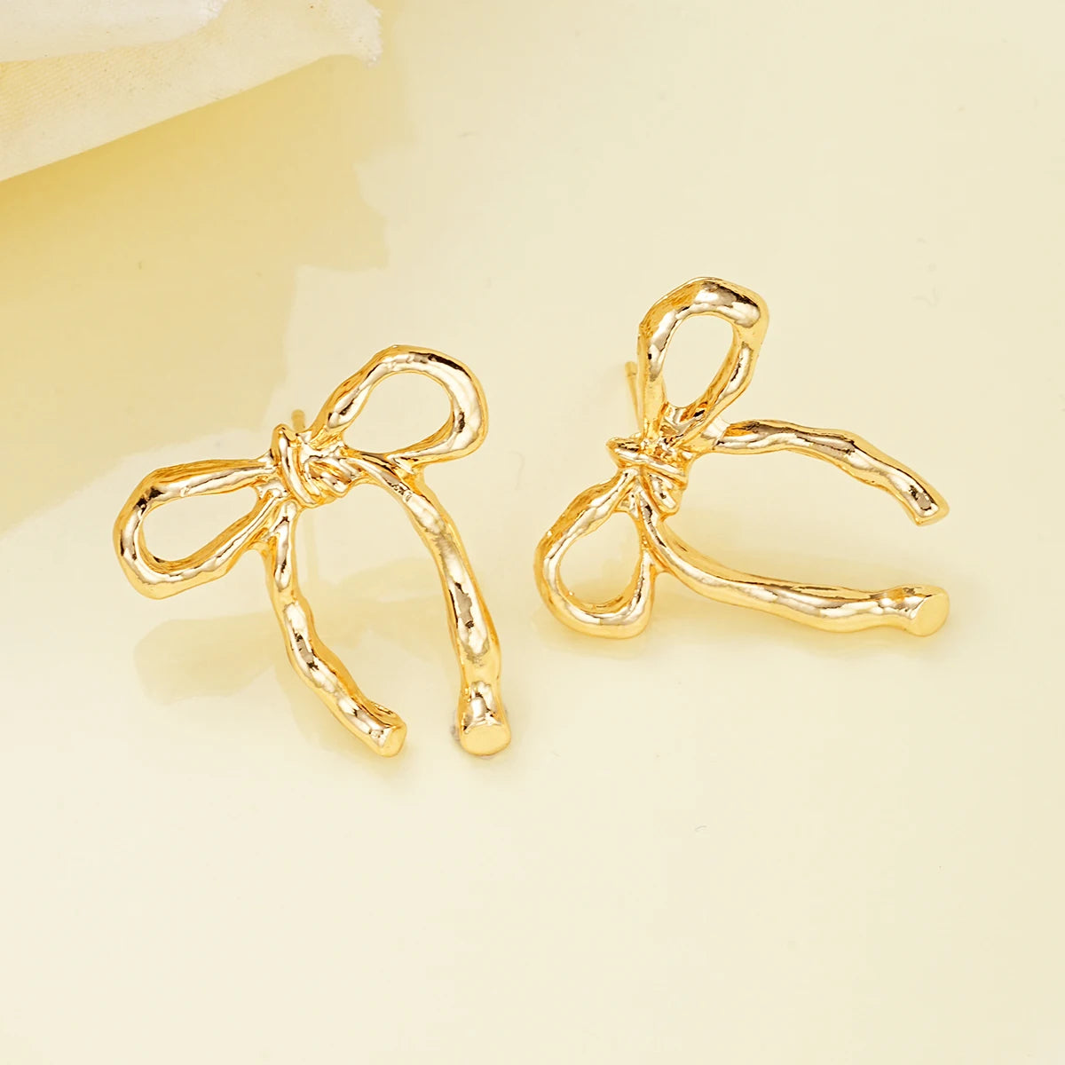 Vintage Gold Sweet Bow Knot Piercing Earrings