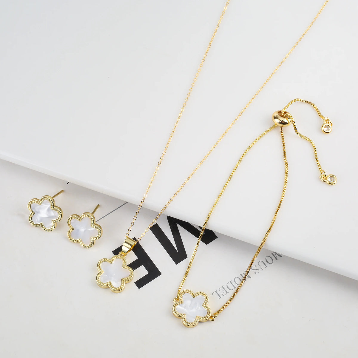 6-Color Plum Blossom Five Point Star Jewelry Set Cute Plant Five Leaf Flower Shell Gift Bracelet Necklace Earrings Woman Clover