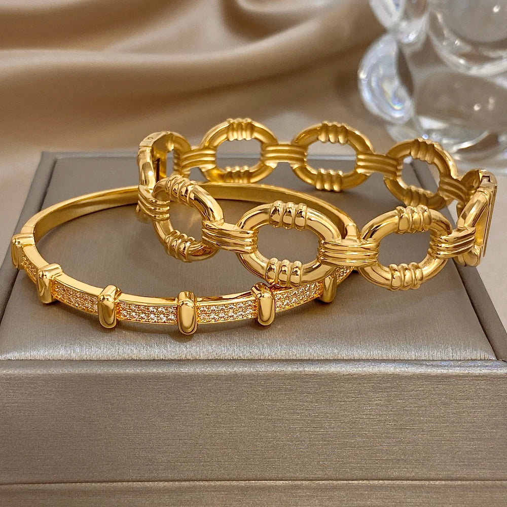 Bracelet jonc avec boucle fonctionnelle évidée dorée ChooseMe