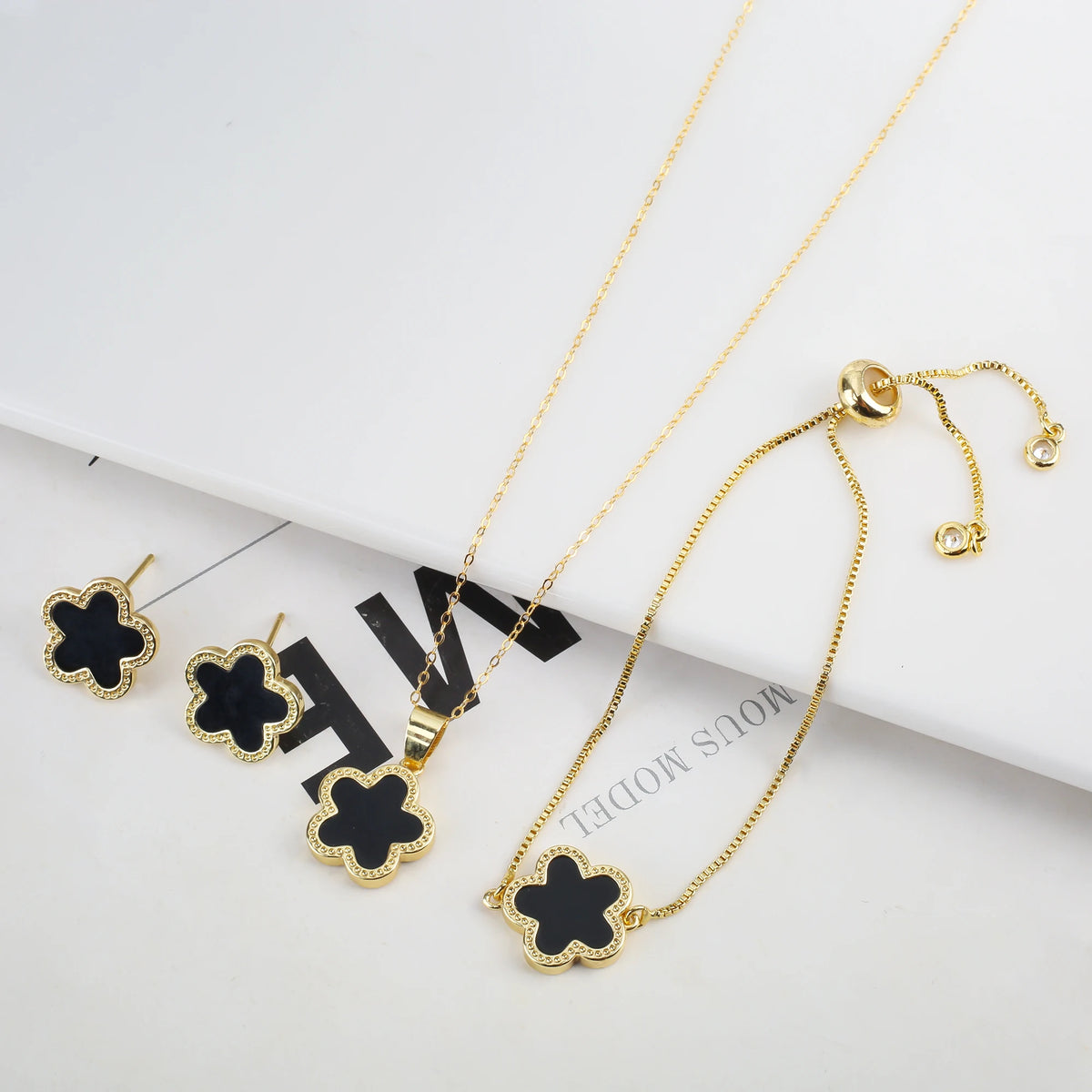 6-Color Plum Blossom Five Point Star Jewelry Set Cute Plant Five Leaf Flower Shell Gift Bracelet Necklace Earrings Woman Clover