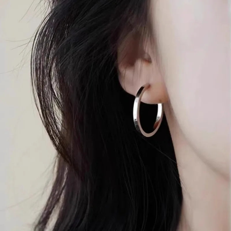New Fashion Classics Simple Big Round Hoop Earrings for Women Circle Girls Shiny Delicate Party Womens Jewelry New Arrival