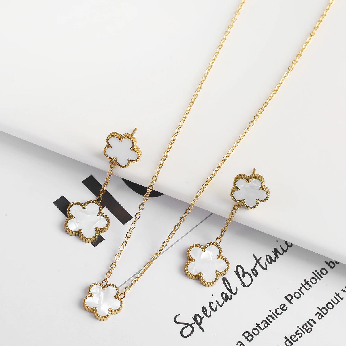 New Creative 4Pcs Stainless Steel Five Leaf Flower Bracelet Necklace Earrings Rings Set For Women Fashion Party Jewelry Clover