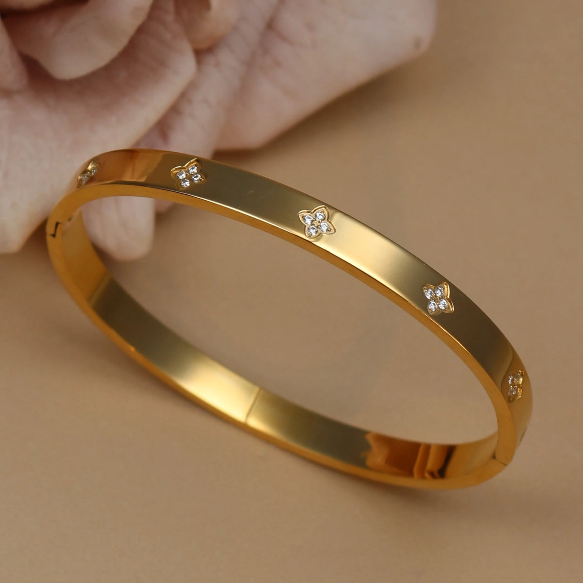 XB-028 Flower Crystal & Heart Shell Stainless Steel Bracelet