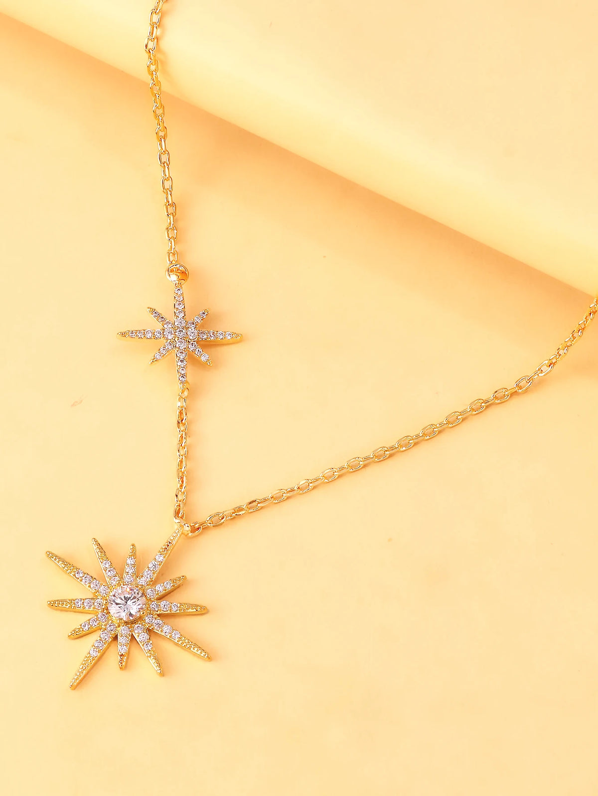 A rhinestone eight-pointed star pendant necklace for women, trendy and personalized necklace jewelry, simple female accessories