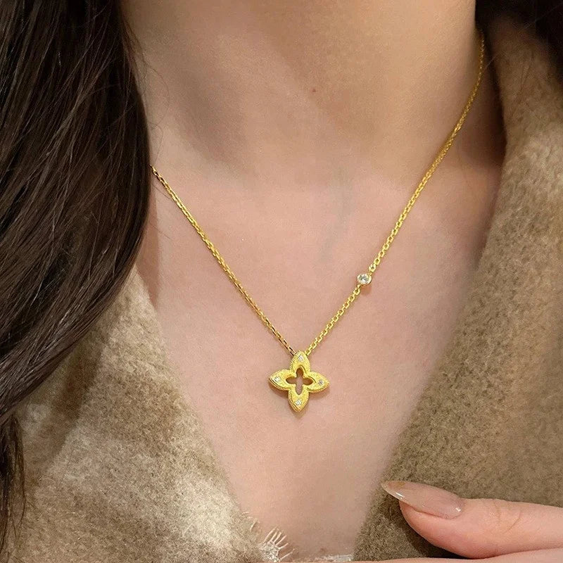 Women's Heavy Duty Hollow Four Leaf Clover Necklace Hot Sale Of The Season New Style Bubu Style Clavicle Chain Geometric Shap...