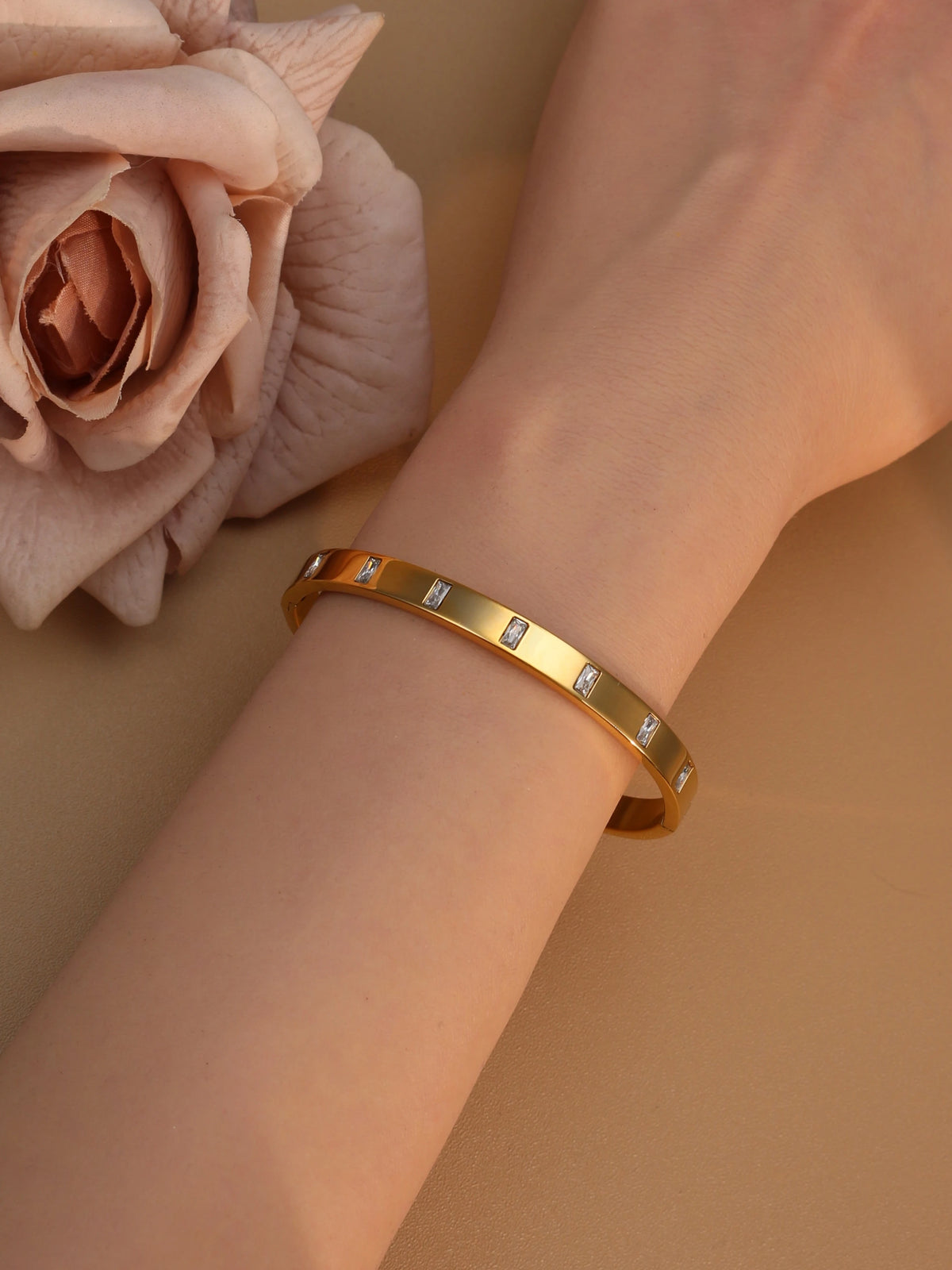 XB-041 Stainless Steel Gold-Plated Openwork Zirconia Bracelet