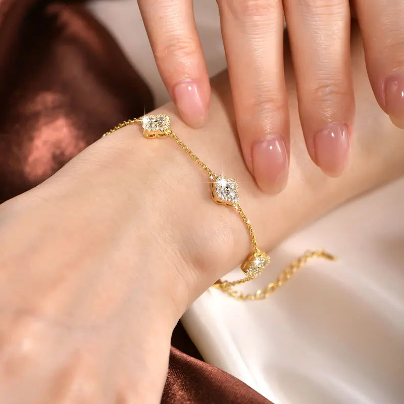 Clover VVS1 Lab-Diamond Four-Leaf Chain Bracelet with GRA Certificate