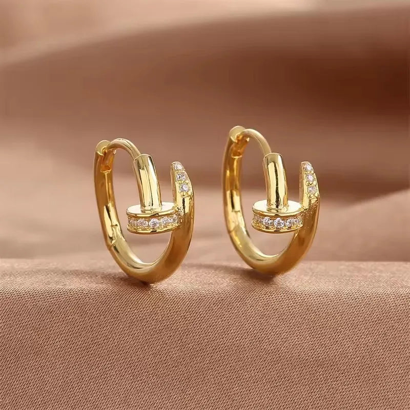 Boucles d'oreilles créoles rondes en cristal brillant et charmantes pour femmes, boucles d'oreilles minimalistes en forme de clou, bijoux tendance or/argent