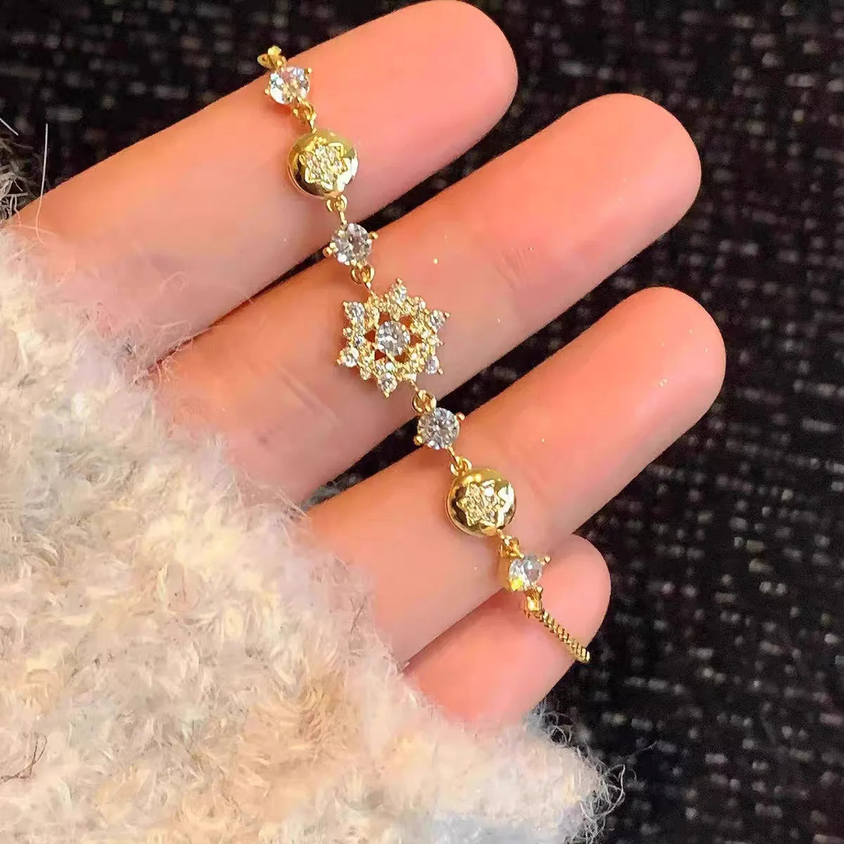 ChooseMe Handmade Sparkling Zircon Flower Alloy Bracelet