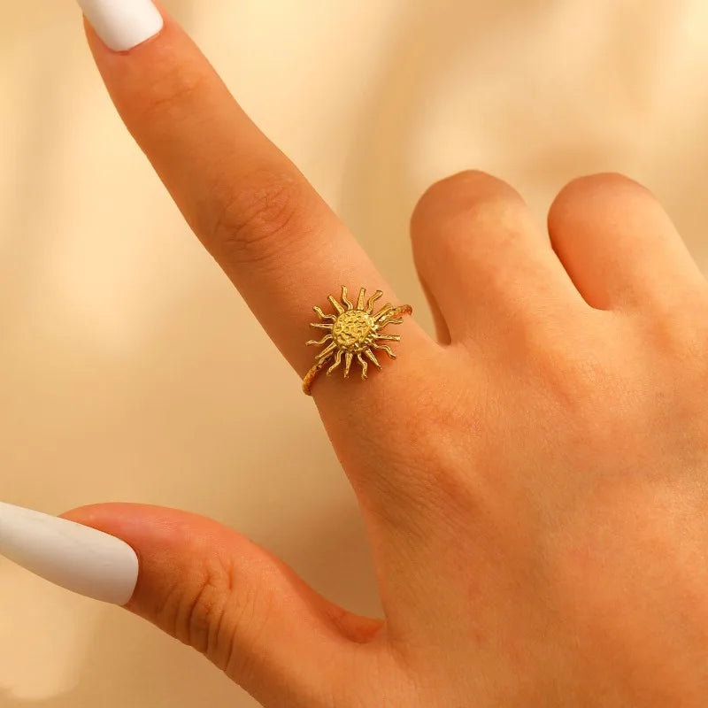 European and American Fashion Gold Stainless Steel Ring for Women, Light Luxury High-end Plated 18k Gold Sun Opening Ring