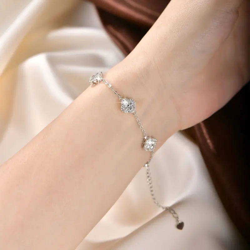 Clover VVS1 Lab-Diamond Four-Leaf Chain Bracelet with GRA Certificate