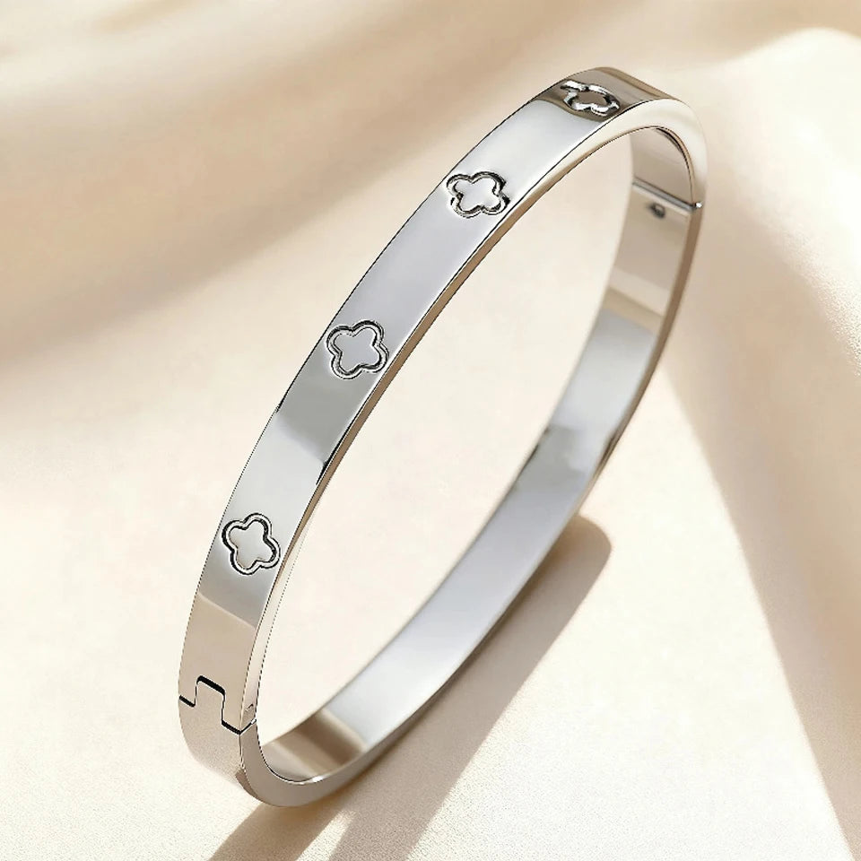 Creative Stainless Steel Four-Leaf Flower Stackable Bracelet Set