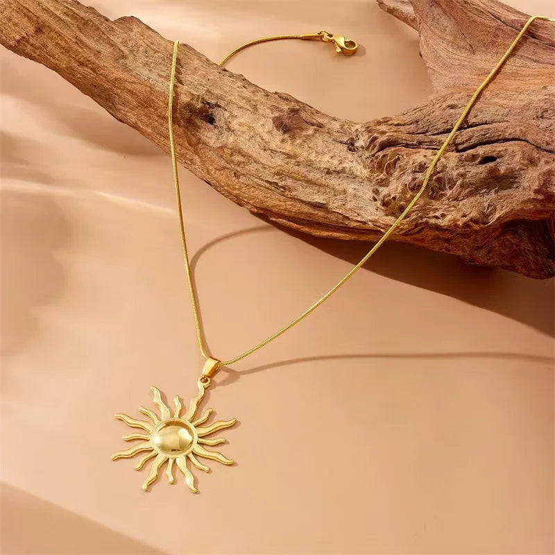 316L Stainless Steel Golden Sun Pendant Concise Choker Necklace