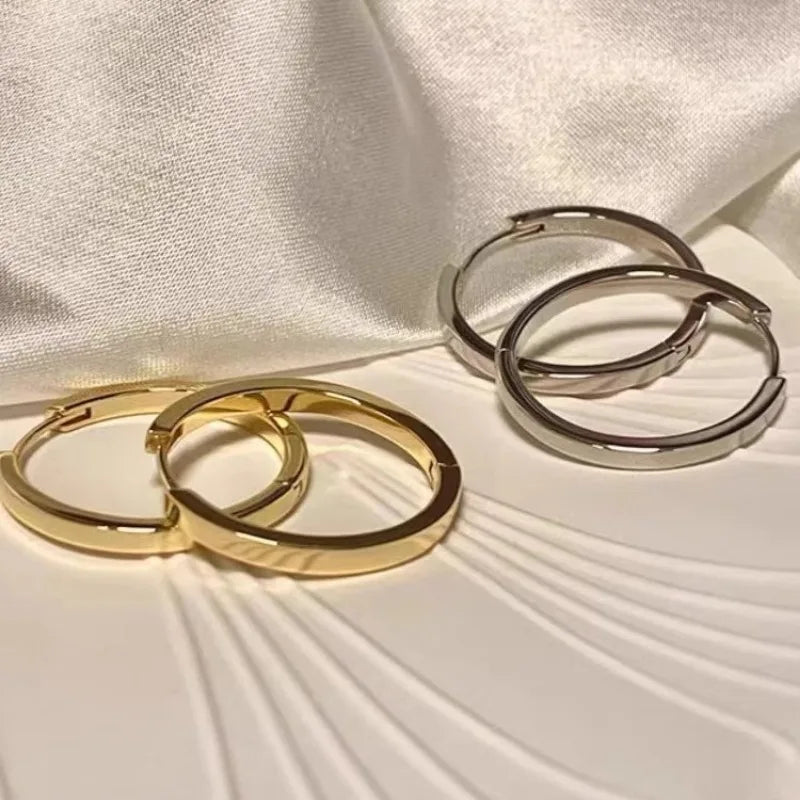 New Fashion Classics Simple Big Round Hoop Earrings for Women Circle Girls Shiny Delicate Party Womens Jewelry New Arrival