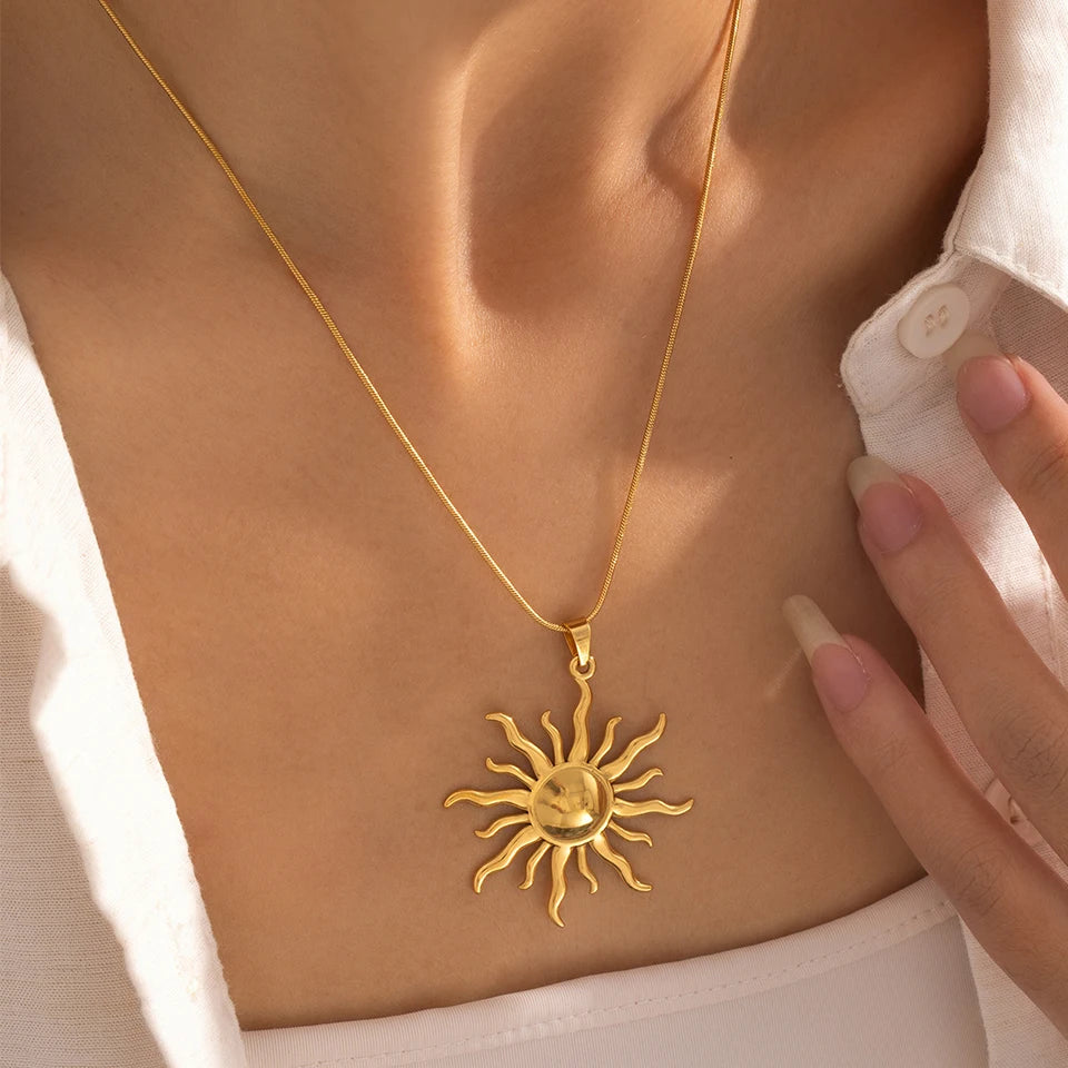 316L Stainless Steel Golden Sun Pendant Concise Choker Necklace