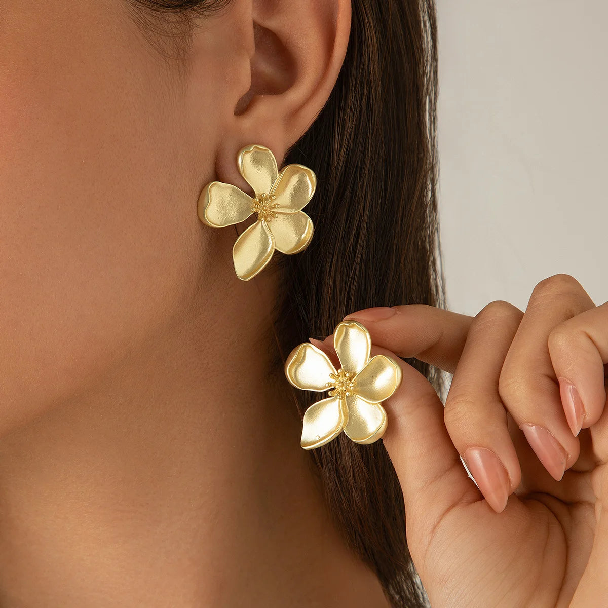 Vintage Gold Color Metal Flower Stud Earrings