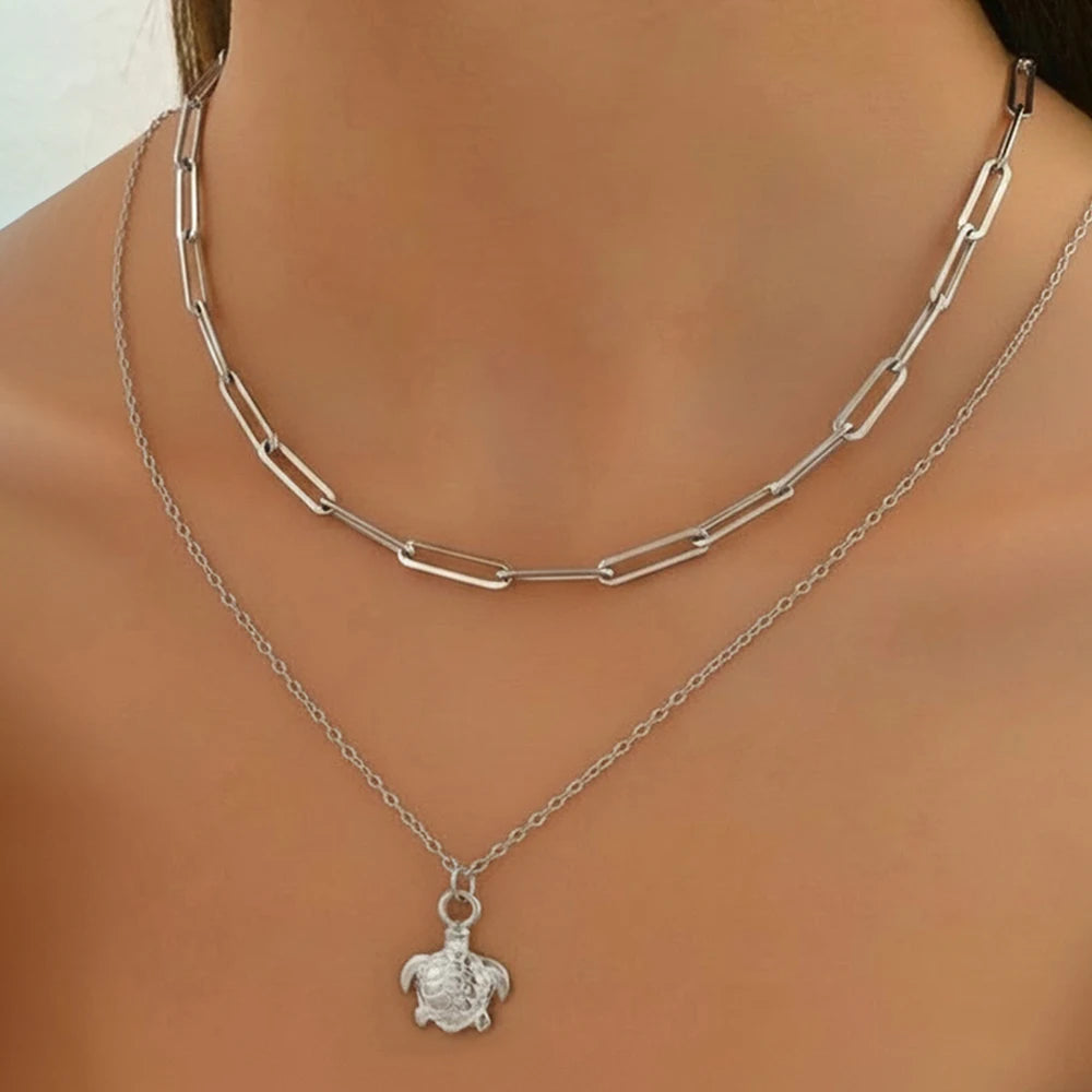 Stainless steel double-layered turtle-shaped pendant necklace: a minimalist, elegant piece of jewellery for women to wear every
