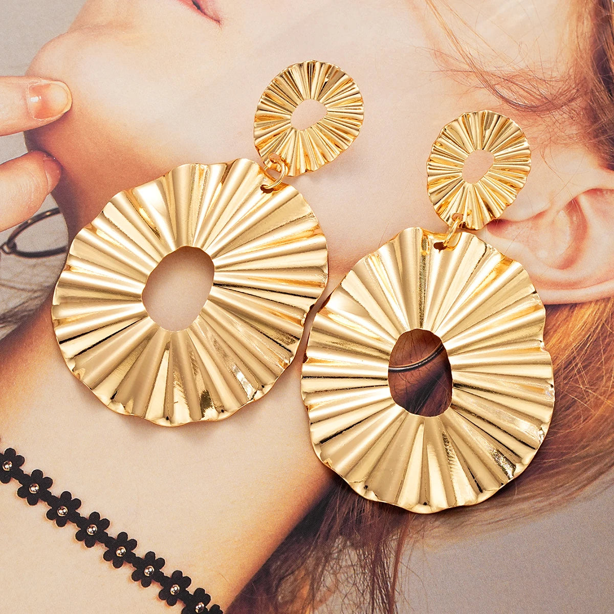 Vintage Exaggerated Geometric Long Round Pendant Earrings