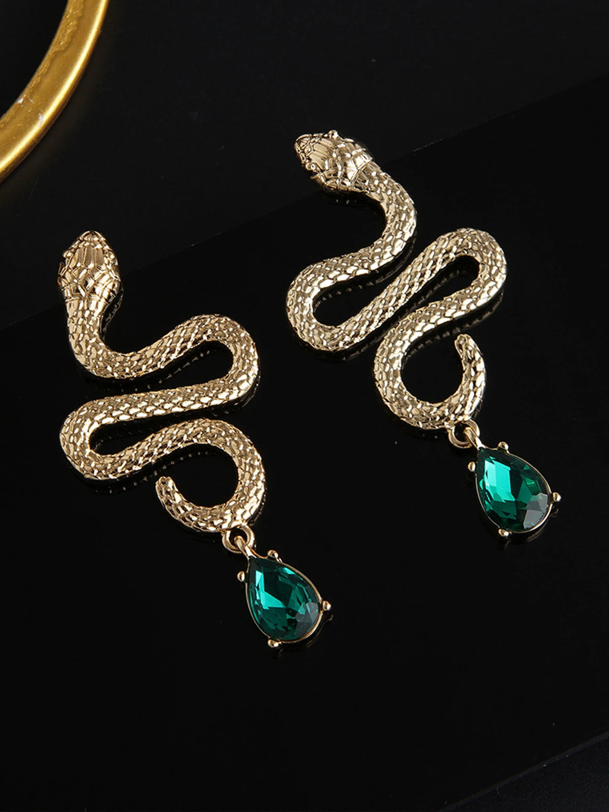 Trendy Vintage Snake Shape Dangle Earrings for Women Girl Retro Drop Earrings Cute Object Earring Jewelry Bijoux Wholesale