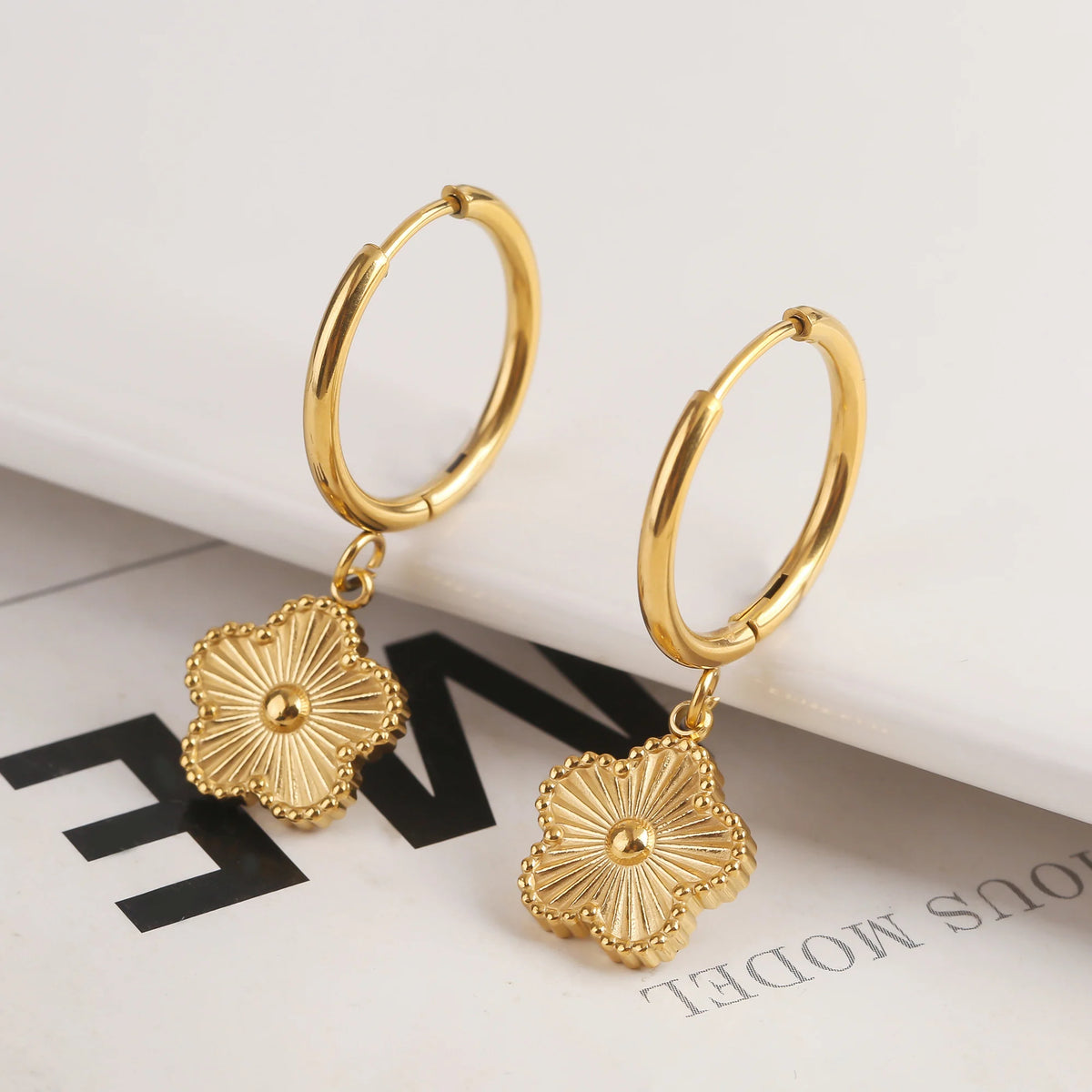 Metal Plum Blossom New Plant Five Leaf Flower Creative Bracelet Necklace Earring Set Women's Luxury Stainless Steel Clover