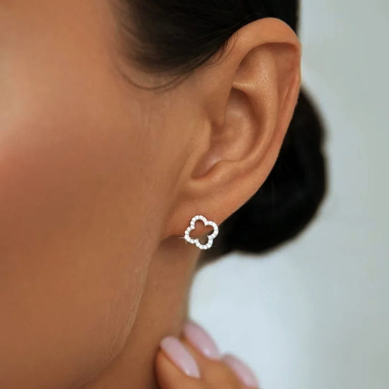 Nouvelles boucles d'oreilles simples et creuses en forme de trèfle à quatre feuilles pour femmes, tendance 2025, cadeau bijoux pour elle