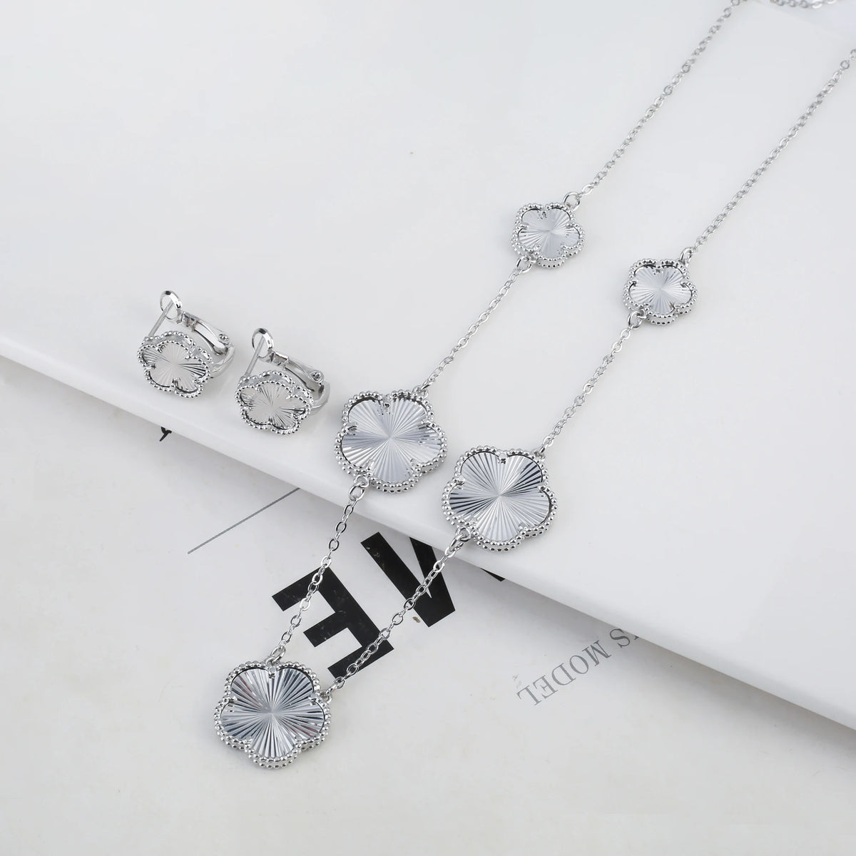 Plant Five Leaf Flower Double sided Plum Blossom Jewelry Set Necklace Earrings New Design Natural Stone Women High Quality Clove
