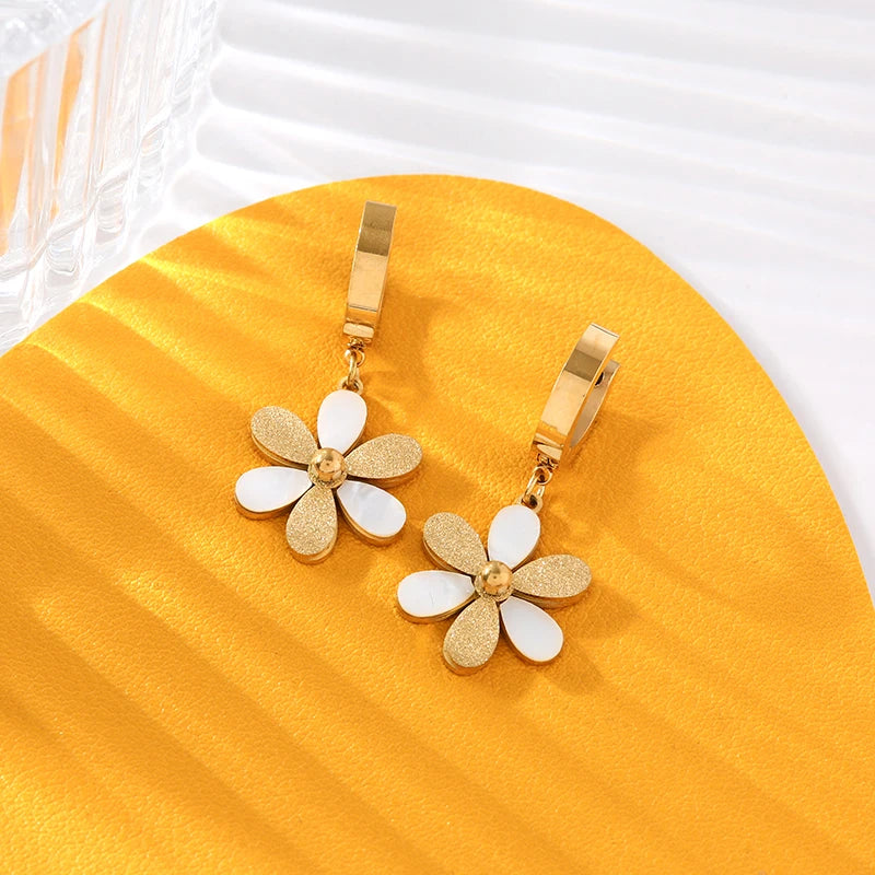 EILIECK Parure de bijoux exquise en acier inoxydable 316L, collier et boucles d'oreilles en forme de fleur, étanche, pour femme et fille, cadeau charmant