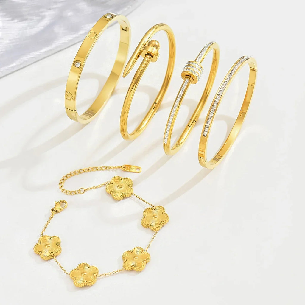 Europe And The United States Hot Stainless Steel Four-leaf Clover Lucky Bracelet Fashion Women's Nail Bracelet Gold Bangles Gift