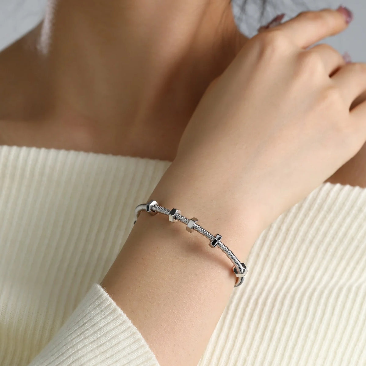 Fashionable Classic Gold Plated Nut Bracelet Versatile Luxury Ins Small Audience All Match Jewelry Alloy Electroplated