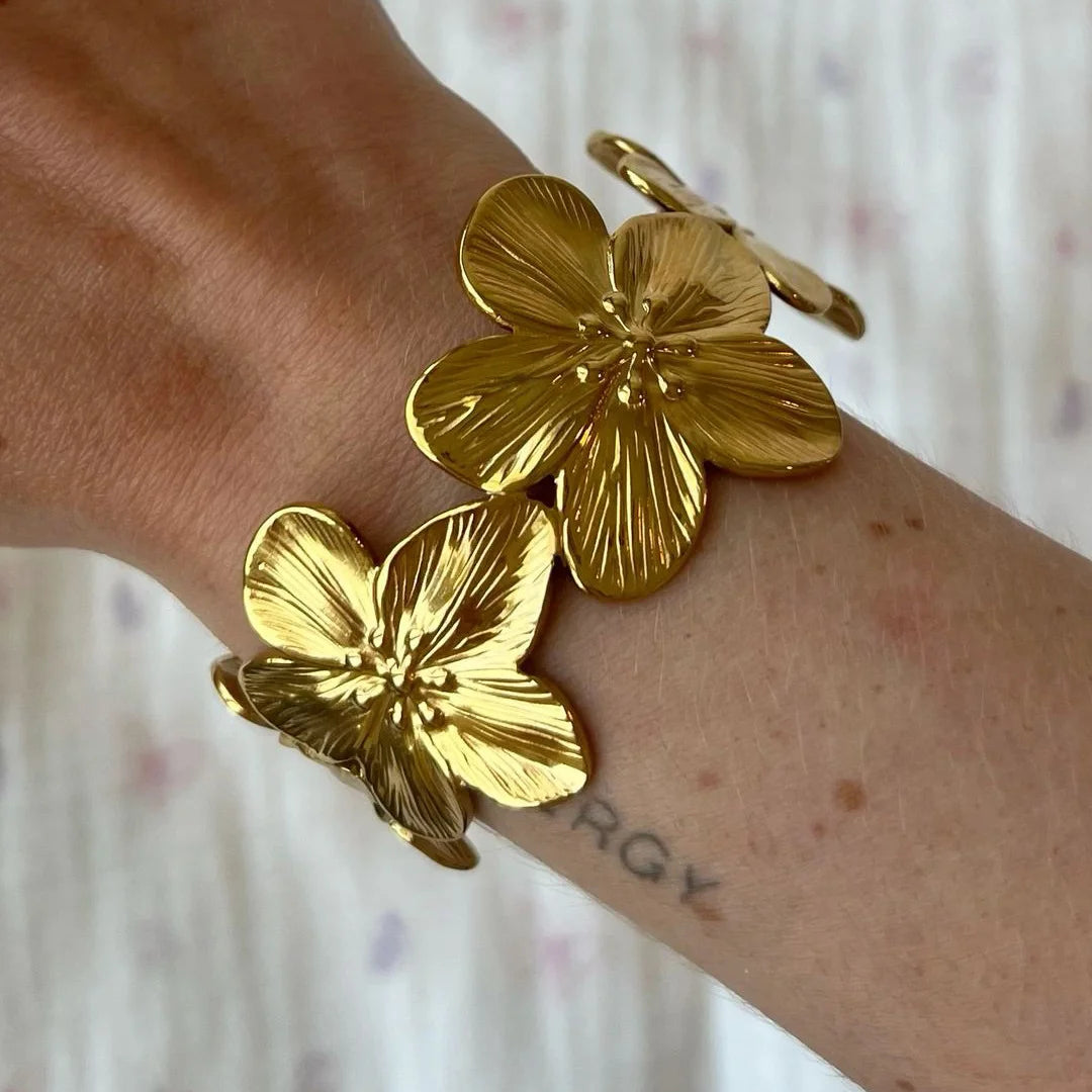 Vintage Elegant Gold Flower Cuff Bracelet