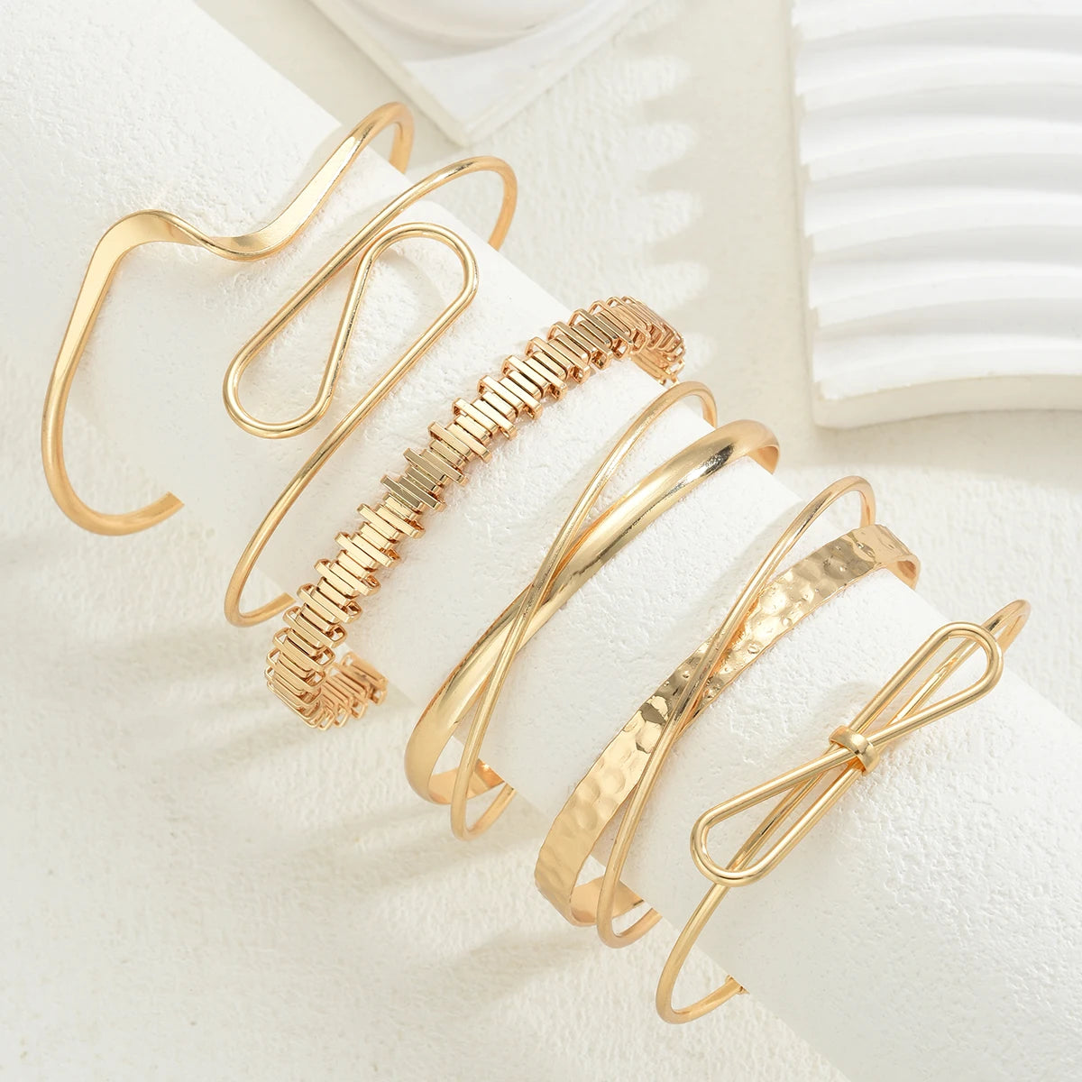 Luxurious Gold Geometric Bow Bangle Set 6pcs