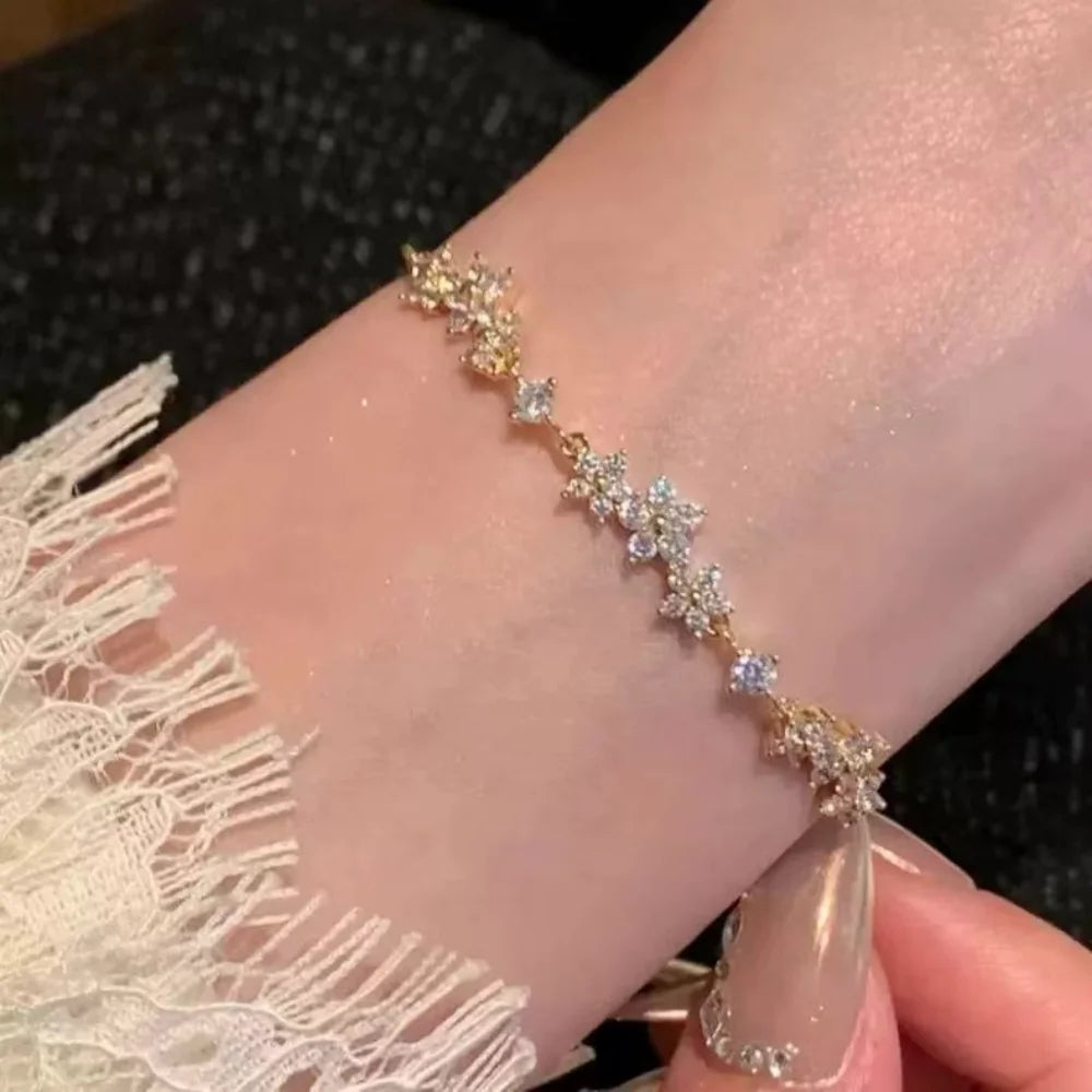ChooseMe Handmade Sparkling Zircon Flower Alloy Bracelet