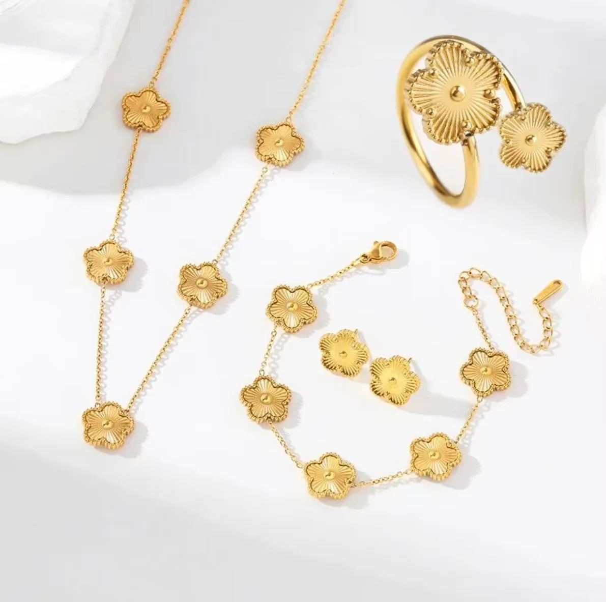 New Creative 4Pcs Stainless Steel Five Leaf Flower Bracelet Necklace Earrings Rings Set For Women Fashion Party Jewelry Clover