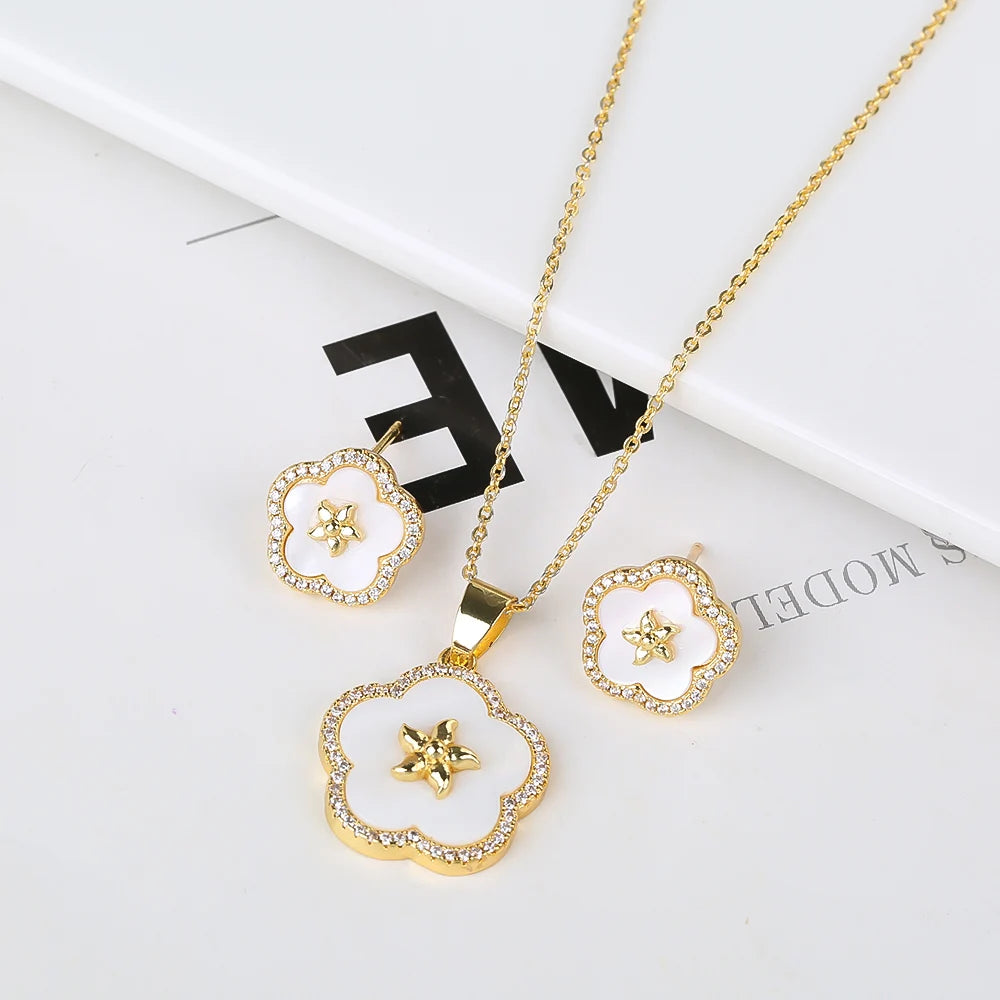 Diamond Inlaid New Design Shell Plant Natural Stone Set with High Quality 18K Gold Plated Women's Luxury Gift Simple Clover