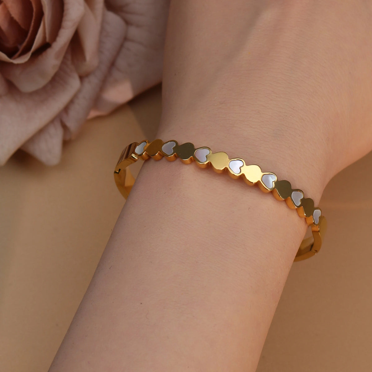 XB-028 Flower Crystal & Heart Shell Stainless Steel Bracelet