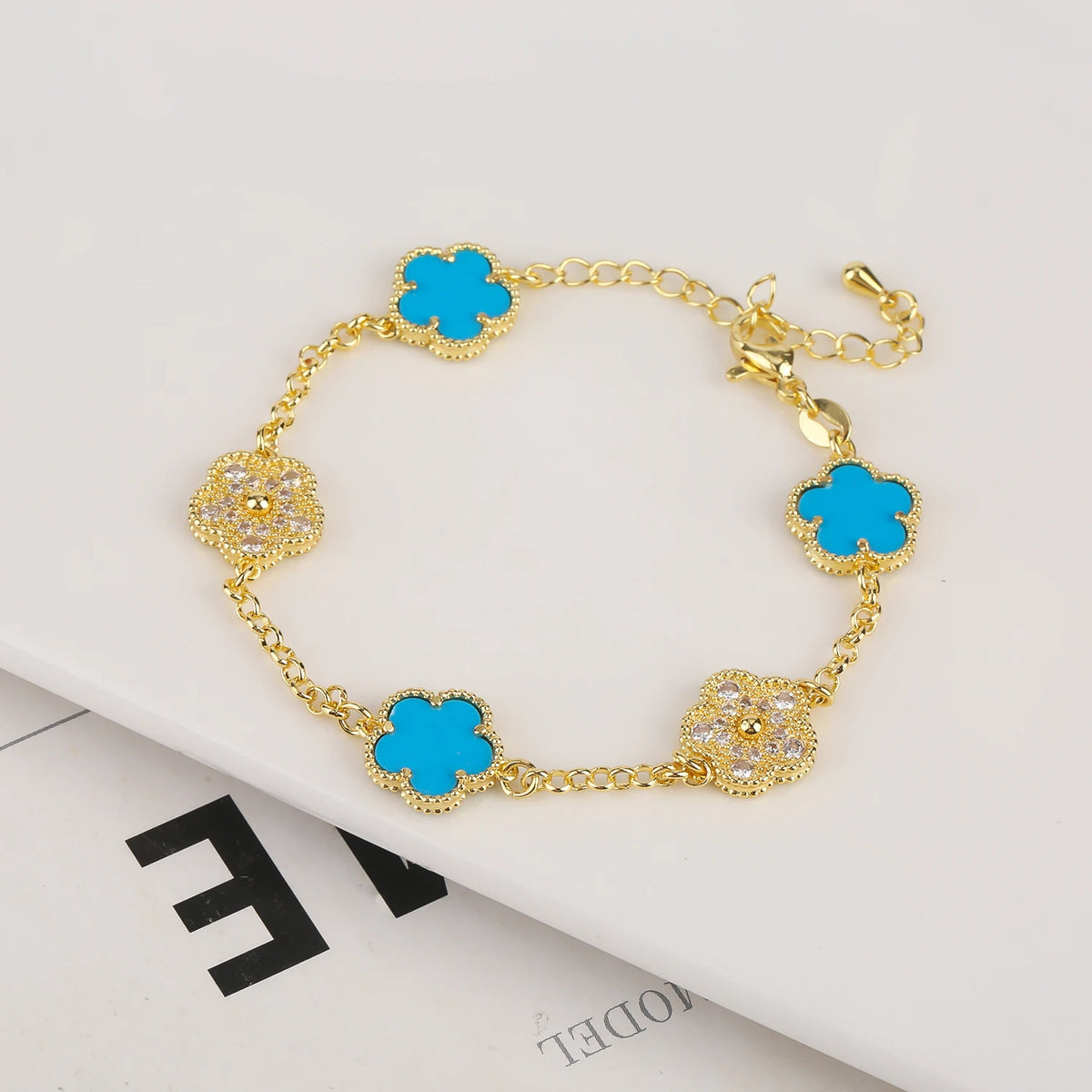 Hot Selling 18K Color Retention Electroplating New Plant Five Leaf Flower Micro Inlaid Zircon Set Necklace/Bracelet Women Clover