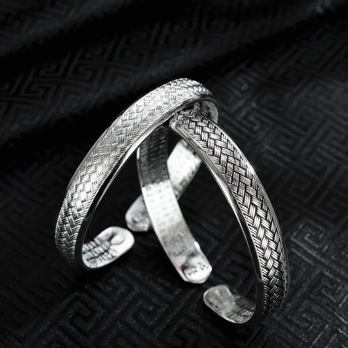 ENSHIR Silver-Color Waterproof Simple Cuff Bangle Bracelet