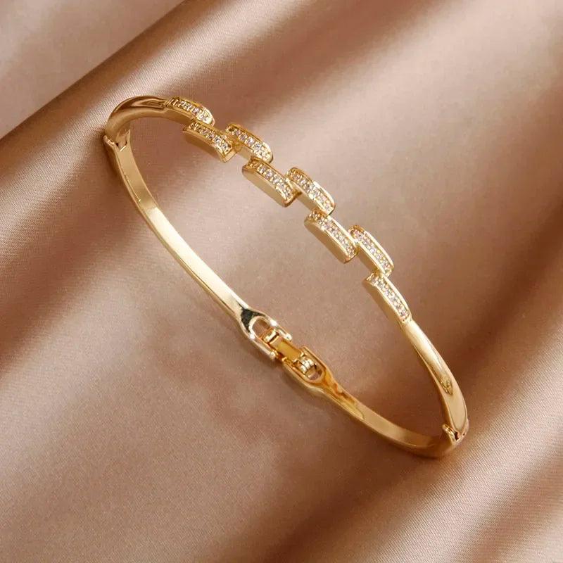 Classic Luxury Full Crystal Zirconia Knot Open Bangle