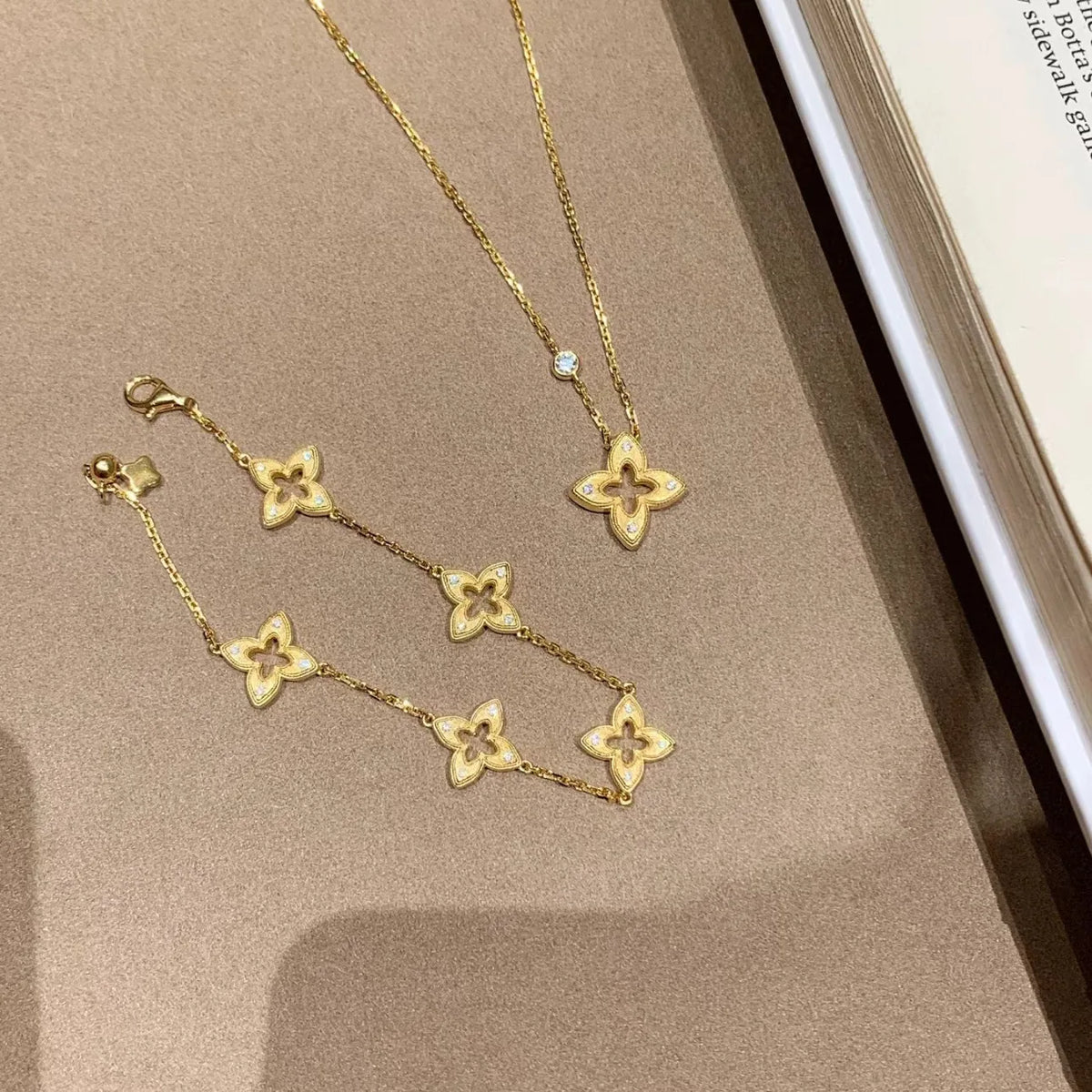 Gold-Plated Frosted Four-Leaf Clover Minimalist Clavicle Chain