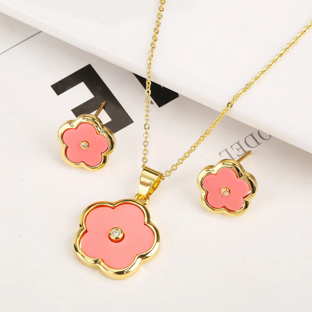 Elegant And Cute Clover Plant Five Leaf Flower Petal Pendant Necklace Earrings Jewelry Set Natural White Shell Stone Woman