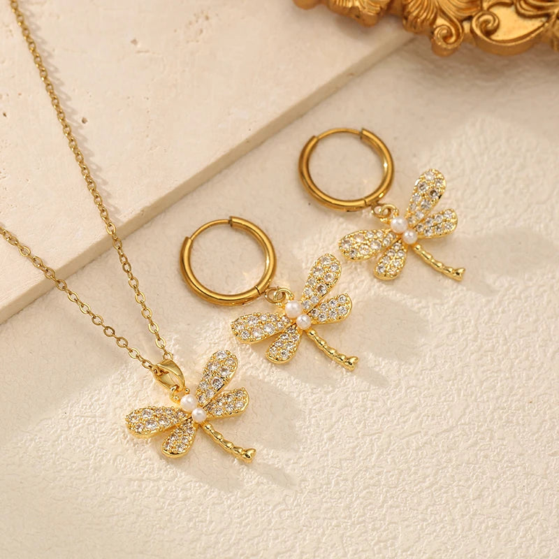 EILIECK Ensemble Collier Boucles d'Oreilles Libellule en Acier Inoxydable 316L avec Strass et Perles pour Femme, Cadeau Tendance, Bijoux de Luxe Étanche
